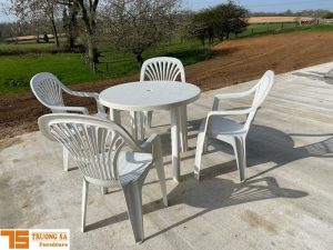 ghe-cafe-nhua-ngoai-troi (25)